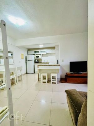Image 3 - 900105