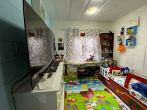 Image 22 - 900106