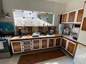 Image 11 - 900106