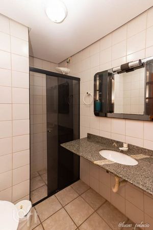 Image 16 - 900111