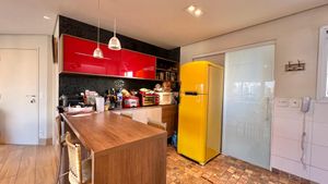 Image 8 - 900112