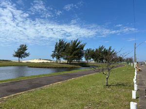 Image 4 - 900114