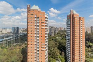 Image 20 - 900120