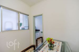 Image 32 - 900125