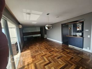 Image 18 - 900126
