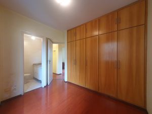 Image 19 - 900136