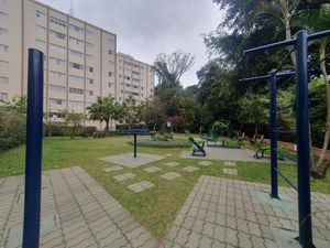 Image 22 - 900136