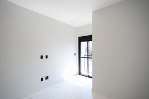 Image 5 - 900138