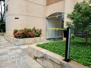 Image 11 - 900139