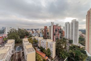 Image 8 - 900140