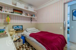 Image 16 - 900142