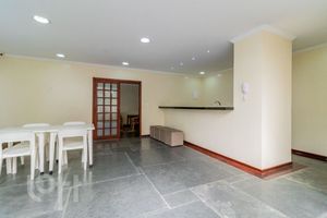 Image 22 - 900142