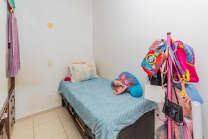 Image 18 - 900153