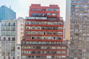 Image 14 - 900153