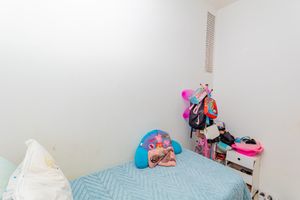 Image 17 - 900153