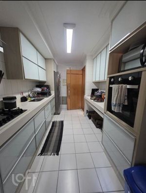 Image 1 - 900154