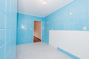 Image 19 - 900164