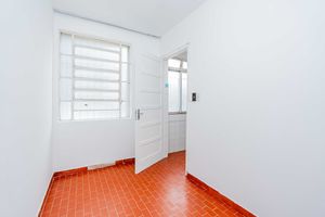 Image 21 - 900164