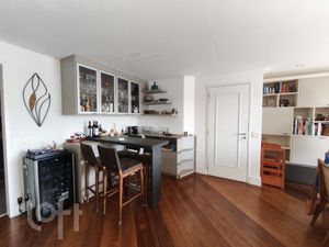 Image 4 - 900182