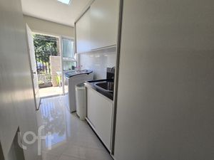 Image 11 - 900195