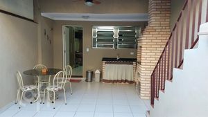 Image 5 - 900205