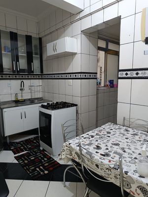 Image 4 - 900208