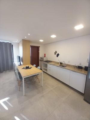 Image 4 - 900212