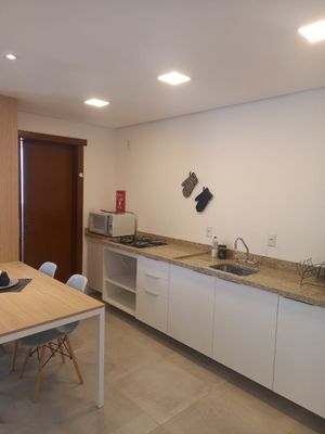 Image 3 - 900212