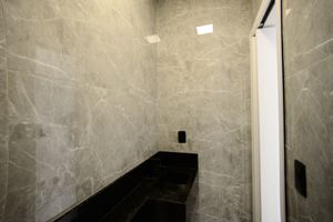 Image 34 - 900228