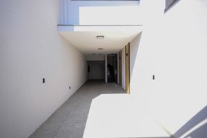 Image 52 - 900228