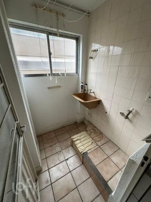 Image 4 - 900267