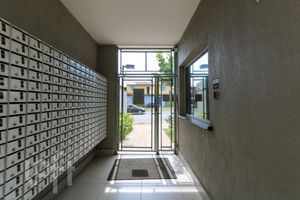 Image 27 - 900290