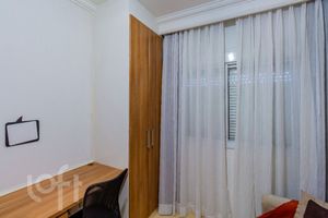 Image 7 - 900308