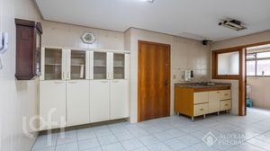 Image 1 - 900320