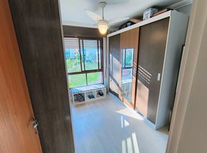 Image 18 - 900324