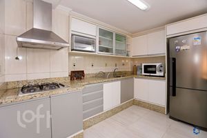 Image 20 - 900336
