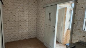 Image 4 - 900350