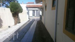 Image 4 - 900359