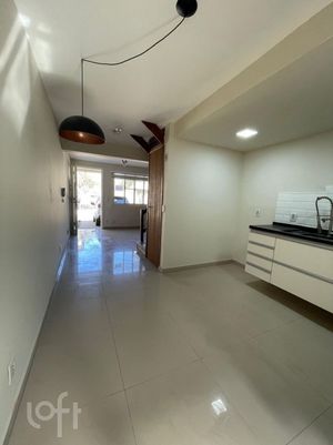 Image 3 - 900402