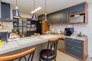 Image 36 - 900412