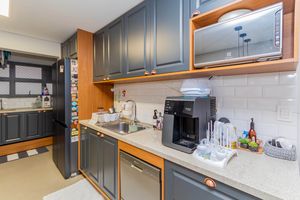Image 41 - 900412