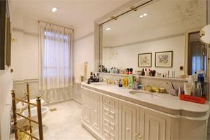 Image 19 - 900419