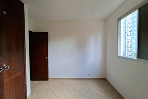 Image 33 - 900422