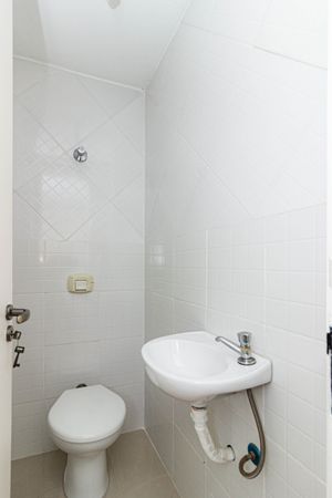 Image 32 - 900450