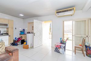 Image 35 - 900503