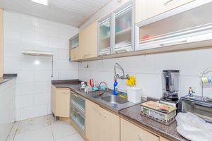 Image 33 - 900503