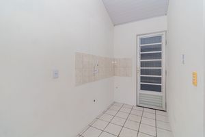 Image 5 - 900505