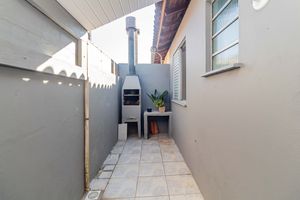 Image 21 - 900505
