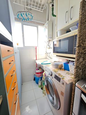Image 23 - 900512