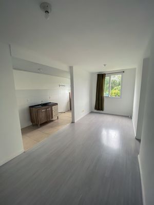 Image 10 - 900516
